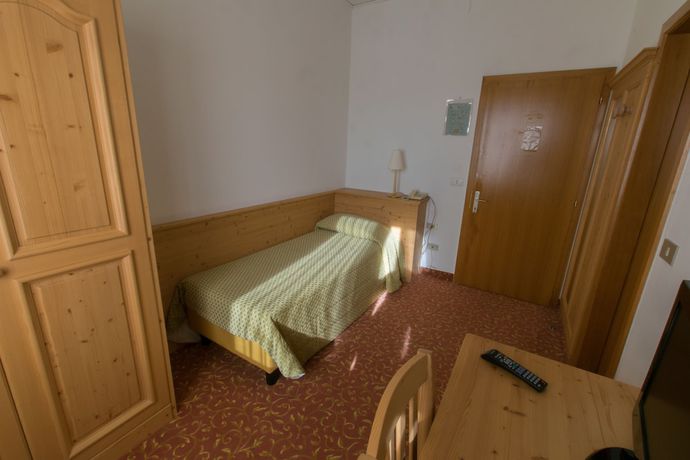 Imagen de la habitación del Hotel Enrosadira, Smarano. Foto 13