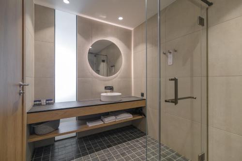 Imagen de la habitación del Hotel Ensana Aquahouse. Foto 17