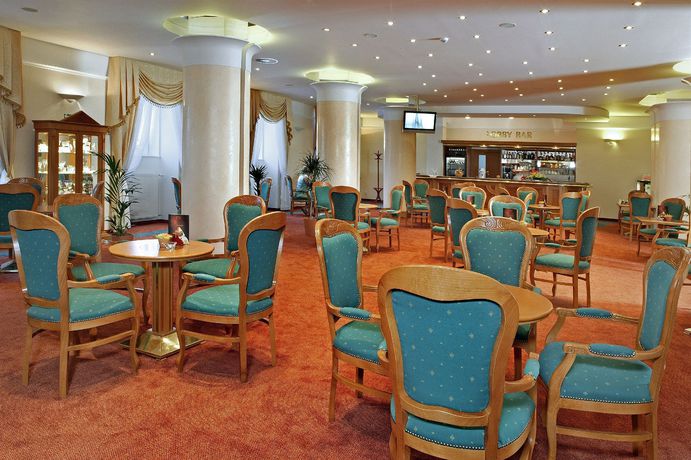 Imagen del bar/restaurante del Hotel Ensana Centralni Lazne &ndash; Maria Spa. Foto 4