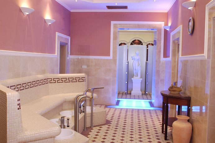 Imagen de la piscina del Hotel Ensana Centralni Lazne &ndash; Maria Spa. Foto 15
