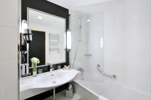 Imagen de la habitación del Hotel Ensana Grand Margaret Island. Foto 5