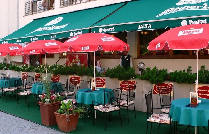 Imagen del bar/restaurante del Hotel Ensana Jalta. Foto 8