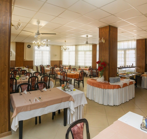 Imagen del bar/restaurante del Hotel Ensana Pro Patria. Foto 6