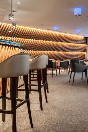 Imagen del bar/restaurante del Hotel Ensana Thermal Aqua. Foto 3