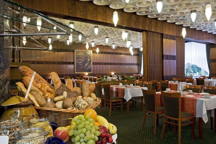 Imagen del bar/restaurante del Hotel Ensana Thermal Hévíz. Foto 3