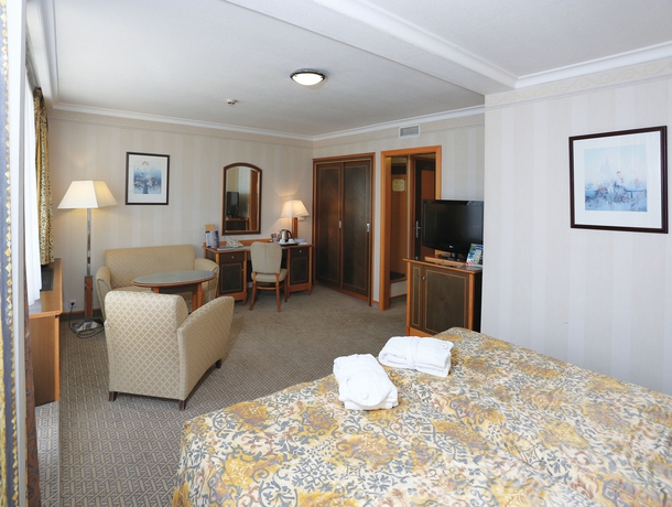 Imagen de la habitación del Hotel Ensana Thermal Margaret Island. Foto 8