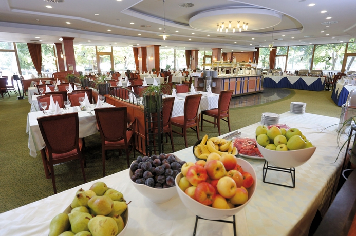 Imagen del bar/restaurante del Hotel Ensana Thermal Margaret Island. Foto 4