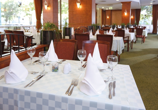 Imagen del bar/restaurante del Hotel Ensana Thermal Margaret Island. Foto 5