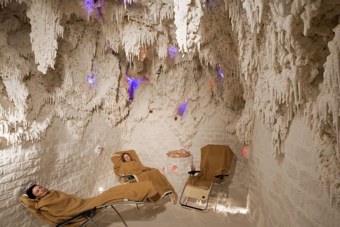 Imagen de los interiores del Hotel Ensana Thermal S&aacute;rv&aacute;r. Foto 15