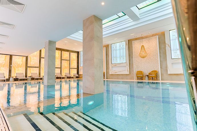 Imagen de la piscina del Hotel Ensana Thermia Palace. Foto 17