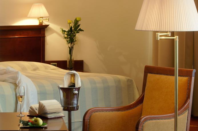 Imagen de la habitación del Hotel Ensana Thermia Palace. Foto 3