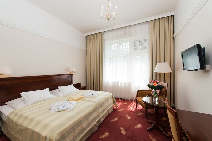 Imagen de la habitación del Hotel Ensana Thermia Palace. Foto 4