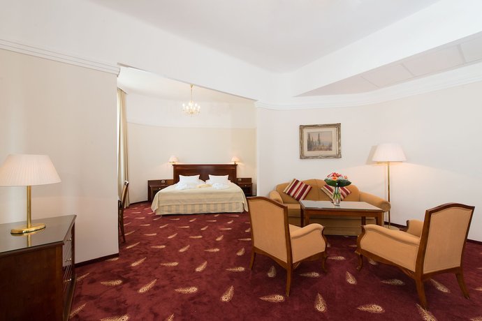 Imagen de la habitación del Hotel Ensana Thermia Palace. Foto 5