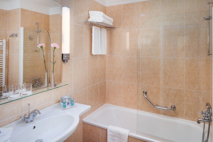 Imagen de la habitación del Hotel Ensana Thermia Palace. Foto 8