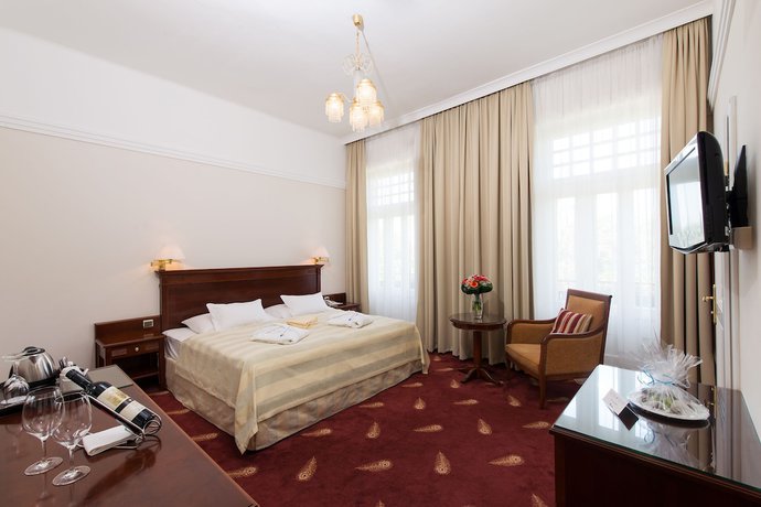 Imagen de la habitación del Hotel Ensana Thermia Palace. Foto 9