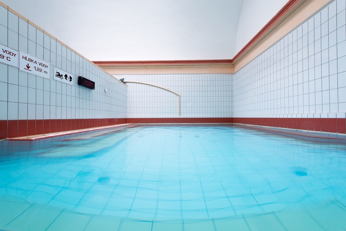 Imagen de la piscina del Hotel Ensana Vila Trajan. Foto 12