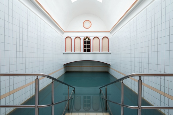 Imagen de la piscina del Hotel Ensana Vila Trajan. Foto 13