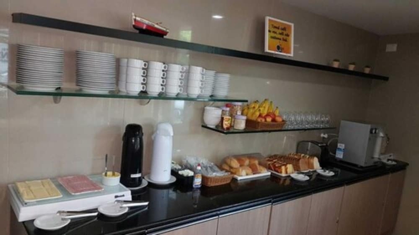 Imagen del bar/restaurante del Hotel Enseada Aeroporto. Foto 3