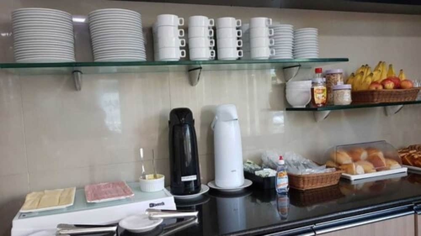 Imagen del bar/restaurante del Hotel Enseada Aeroporto. Foto 5