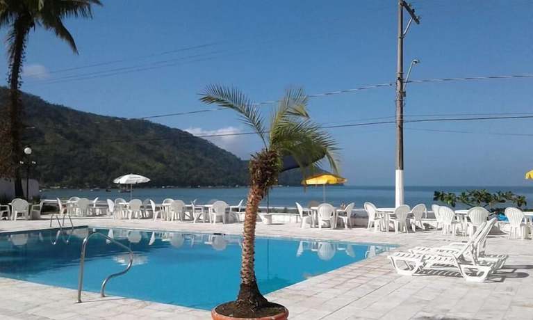 Imagen de la piscina del Hotel Enseada Palace. Foto 11