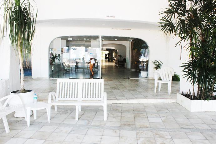 Imagen de los exteriores del Hotel Enseada Palace. Foto 7