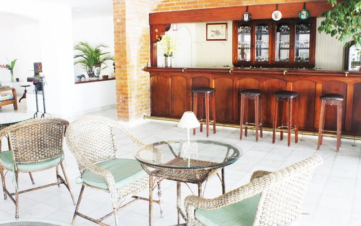 Imagen del bar/restaurante del Hotel Enseada Palace. Foto 5