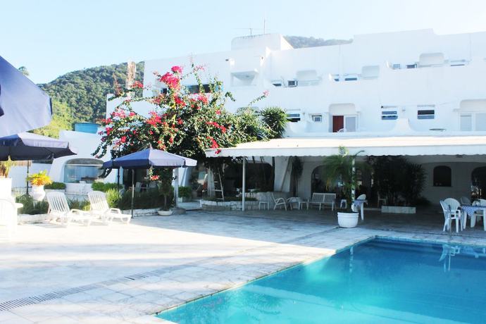 Imagen de la piscina del Hotel Enseada Palace. Foto 12
