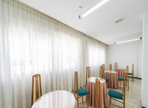 Imagen general del Hotel Ensuite Rooms for Women Only - LEON. Foto 2
