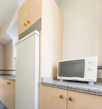 Imagen general del Hotel Ensuite Rooms for Women Only - LEON. Foto 6