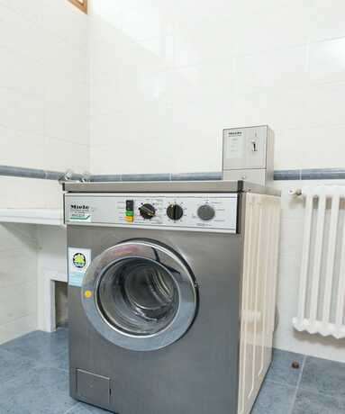 Imagen general del Hotel Ensuite Rooms for Women Only - LEON. Foto 7