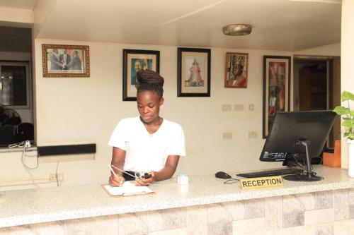 Imagen general del Hotel Entebbe Flights Motel. Foto 10