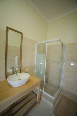 Imagen general del Hotel Entebbe Palm, Kakeeke Subward. Foto 2
