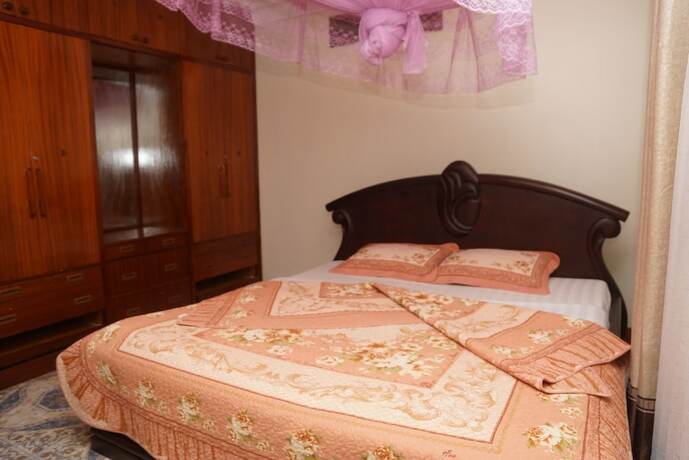 Imagen general del Hotel Entebbe Travelle\'rs Inn. Foto 2