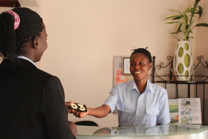 Imagen de los interiores del Hotel Entebbe Vine Inn, Post Office Subward. Foto 12