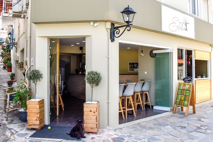 Imagen de los interiores del Hotel Entelia. Foto 18