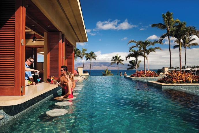 Imagen de la piscina del Hotel Enter Caribbean Grand Resort. Foto 16