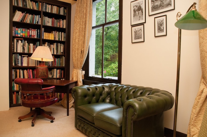 Imagen del bar/restaurante del Hotel Enterkine House. Foto 2