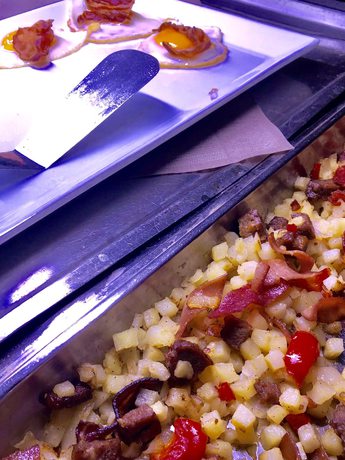 Imagen del bar/restaurante del Hotel Enterl Bjerkvik. Foto 4