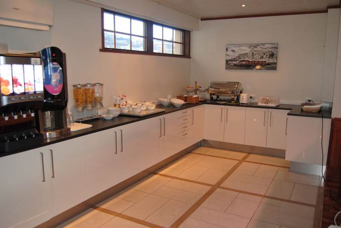 Imagen del bar/restaurante del Hotel Enterl Bjerkvik. Foto 8