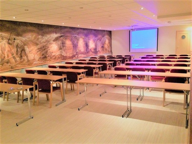 Imagen de los interiores del Hotel Enterl Bjerkvik. Foto 18