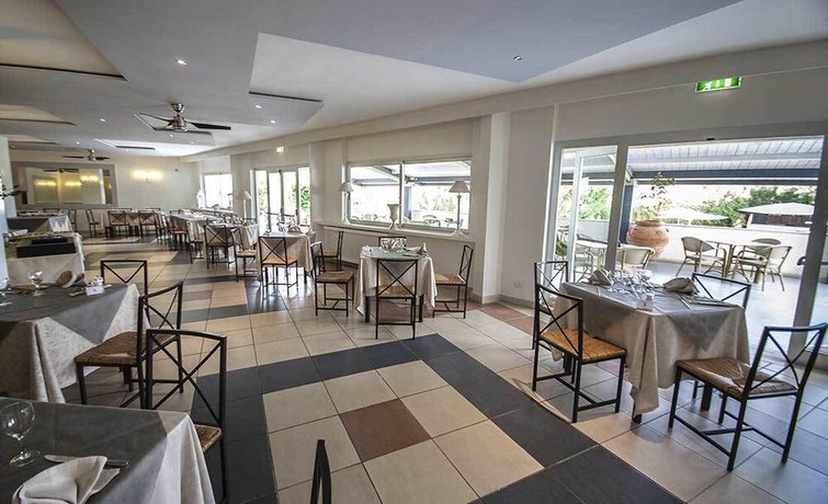 Imagen del bar/restaurante del Hotel Enterprise, Montalto di Castro. Foto 3