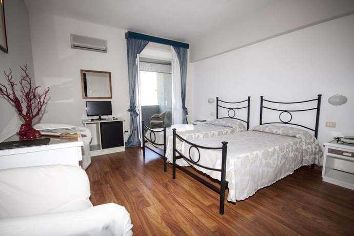 Imagen de la habitación del Hotel Enterprise, Montalto di Castro. Foto 9