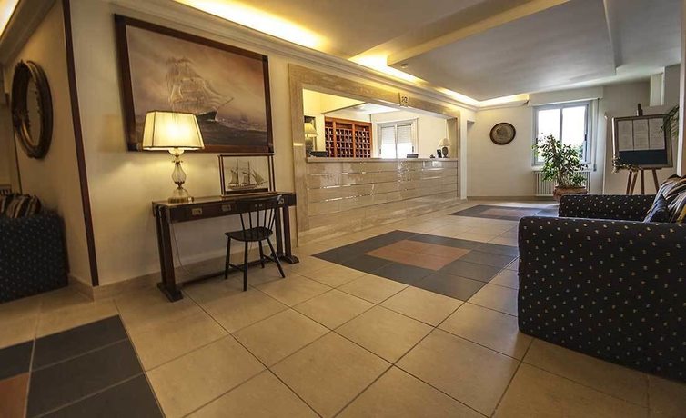 Imagen de los interiores del Hotel Enterprise, Montalto di Castro. Foto 17