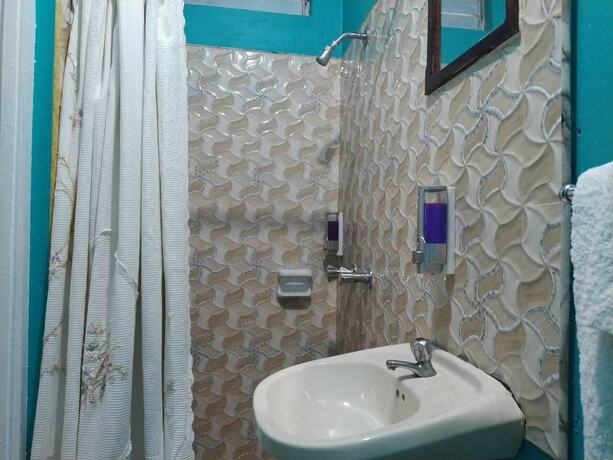 Imagen general del Hotel Entire 6-bedroom Villa Free Parking With Fast Wifi. Foto 2