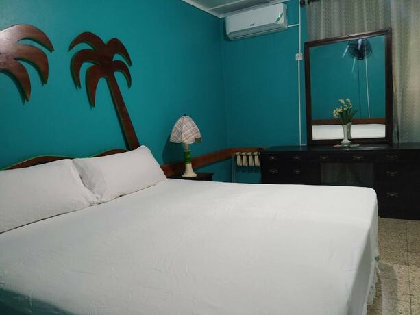 Imagen general del Hotel Entire 6-bedroom Villa Free Parking With Fast Wifi. Foto 7
