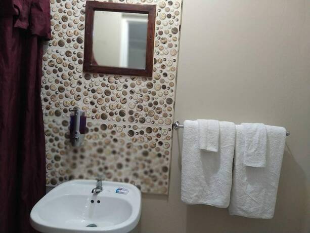 Imagen general del Hotel Entire 6-bedroom Villa Free Parking With Fast Wifi. Foto 9