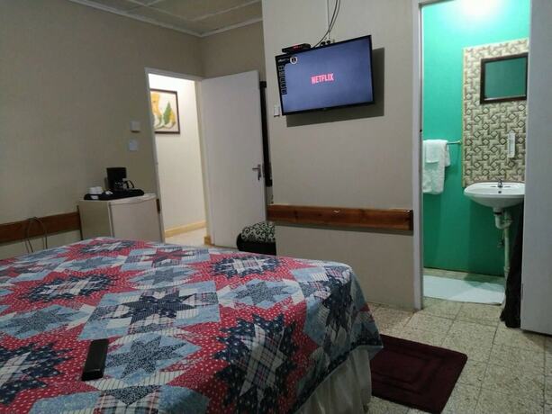 Imagen general del Hotel Entire 6-bedroom Villa Free Parking With Fast Wifi. Foto 10