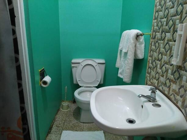 Imagen general del Hotel Entire 6-bedroom Villa Free Parking With Fast Wifi. Foto 13