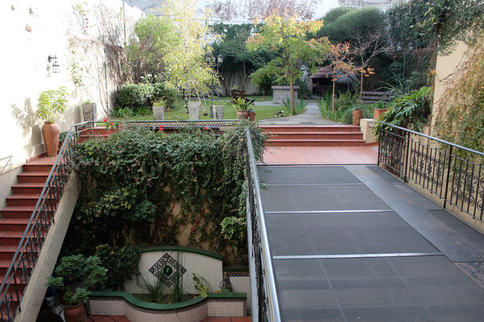 Imagen general del Hotel Entis Residencia Universitaria. Foto 1