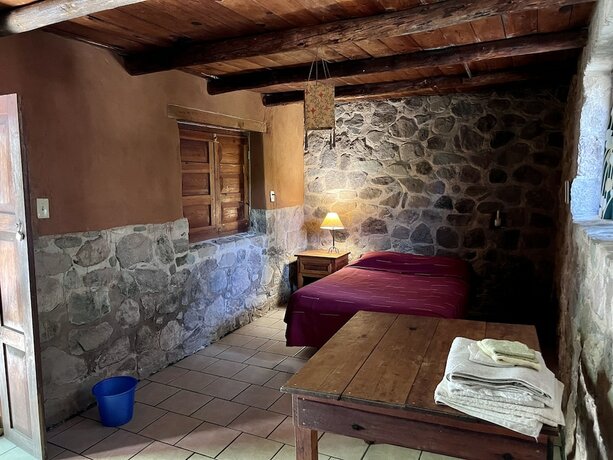 Imagen de la habitación del Hotel Entre Amigos. Foto 13